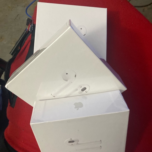 Apple White Wireless Earbuds